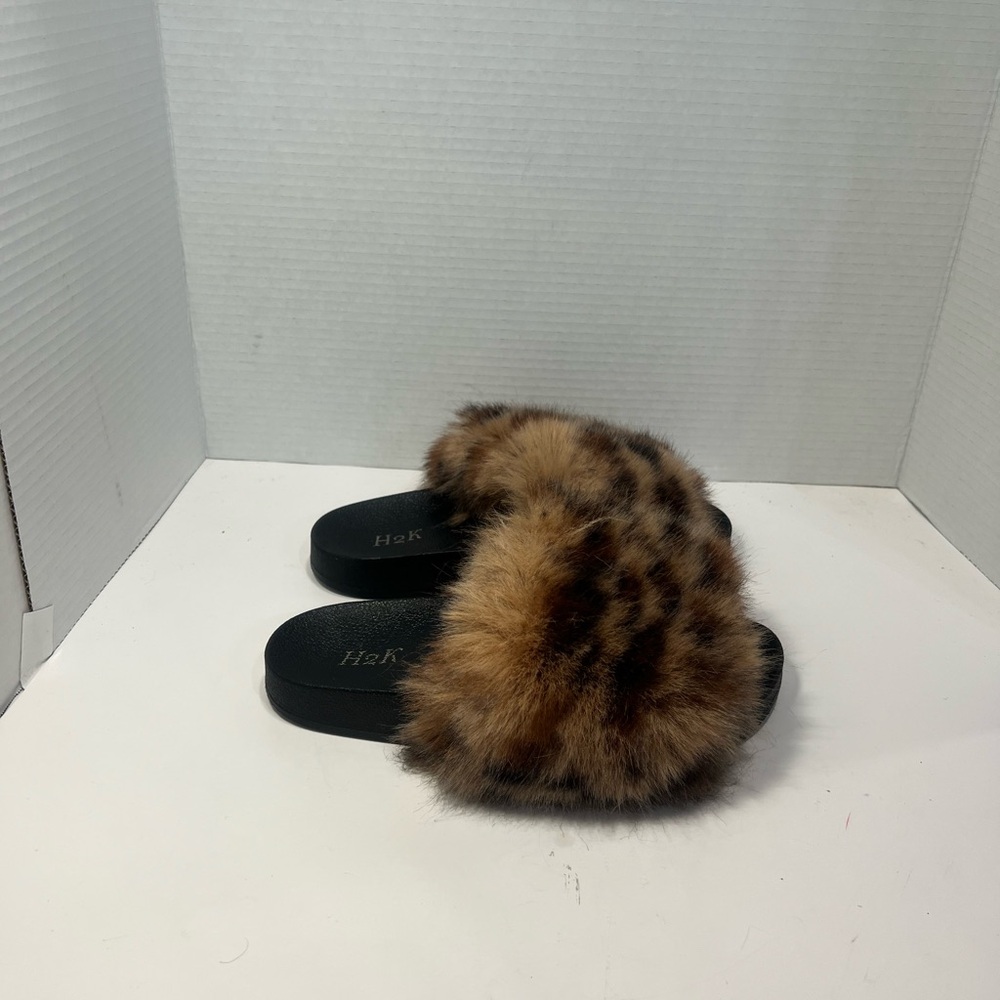 Hak Women's Leopard Faux Fur Slippers